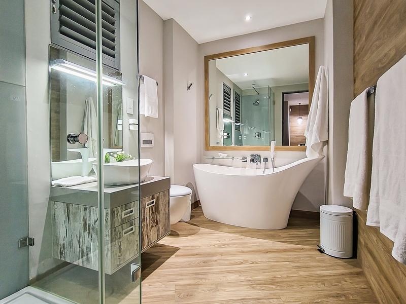 5 Bedroom Property for Sale in Bakoven Western Cape